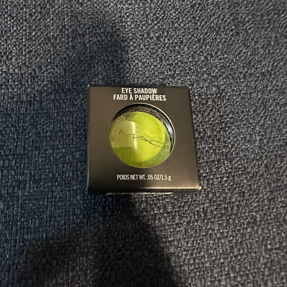 NIB MAC Eye Shadow What's The Wifi Matte - Picture 7 of 11